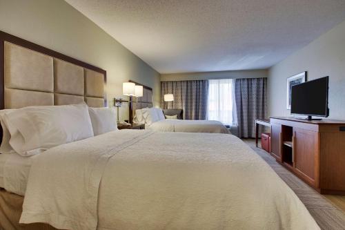Postel nebo postele na pokoji v ubytování Hampton Inn Warner Robins