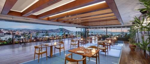 Εστιατόριο ή άλλο μέρος για φαγητό στο DoubleTree by Hilton Kusadasi