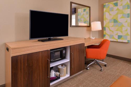 Televisyen dan/atau pusat hiburan di Hampton Inn York
