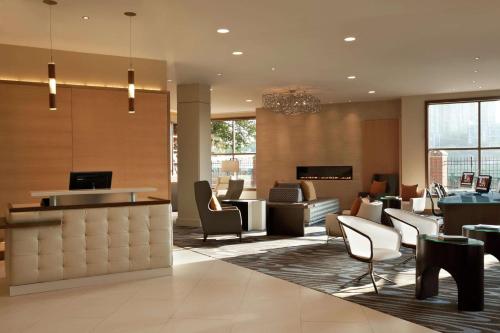 DoubleTree Suites by Hilton Hotel Boston - Cambridge Image
