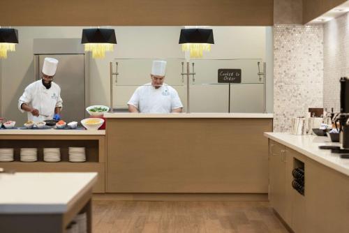 Hosté ubytování Embassy Suites by Hilton Cleveland Rockside