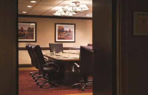 Φωτογραφία από το άλμπουμ του DoubleTree by Hilton Cincinnati Airport σε Hebron