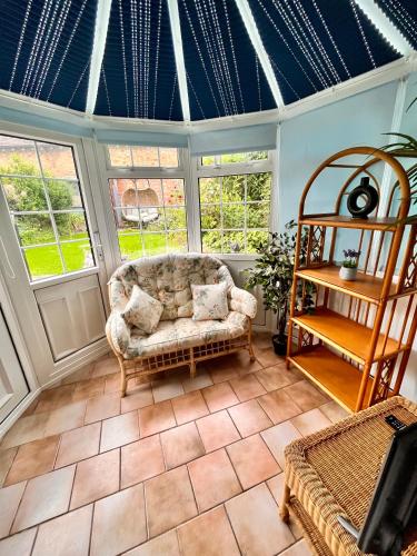 Ruang duduk di The Snuggery Cottage