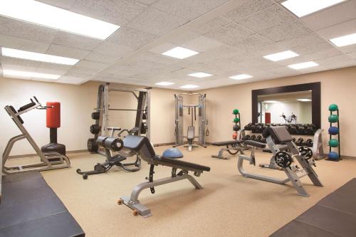 Γυμναστήριο ή/και όργανα γυμναστικής στο Hilton Boston Dedham