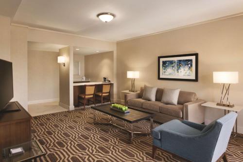 Χώρος καθιστικού στο Hilton Boston Dedham