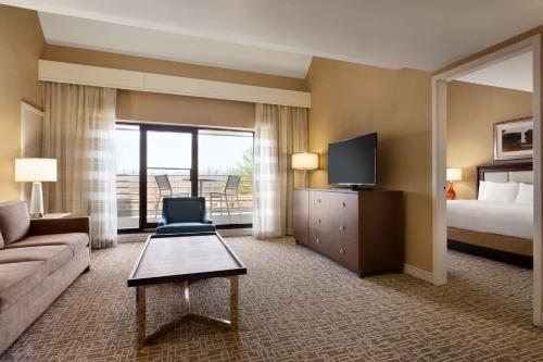Μια τηλεόραση ή/και κέντρο ψυχαγωγίας στο Hilton Boston Dedham