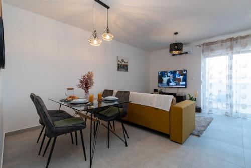 Kamarin Apartment