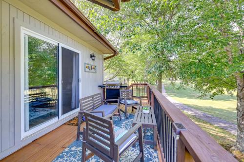 Gallery image of Bella Vista Home with Deck and Trails On Golf Course! in Bella Vista