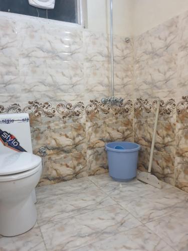 Salle de bains dans l'établissement Oasis Resort
