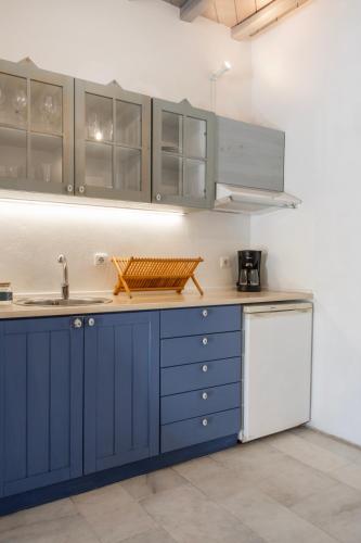 Η κουζίνα ή μικρή κουζίνα στο Nama Villas 