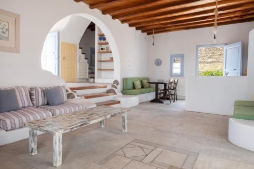 Χώρος καθιστικού στο Nama Villas 