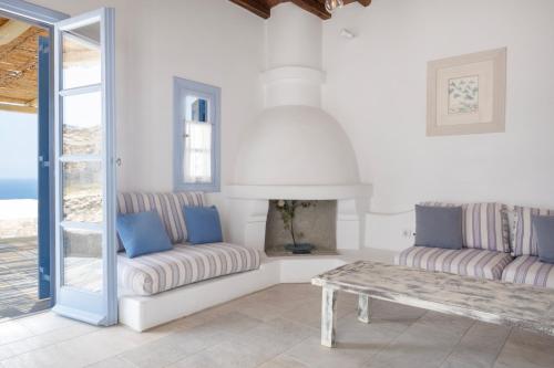 Χώρος καθιστικού στο Nama Villas 