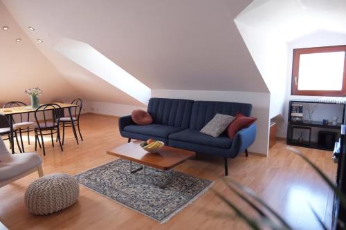 Retro Loft at OldTown : 2BR w/best views & close to all