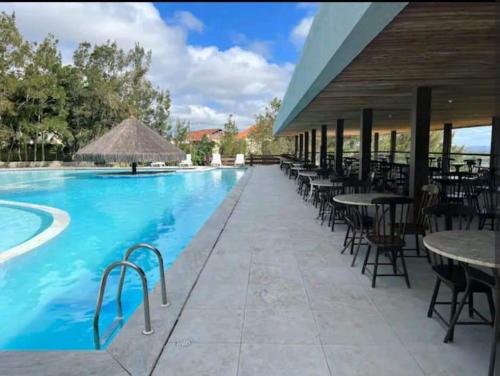Kolam renang di atau dekat dengan Flat Monte Castelo Gravatá