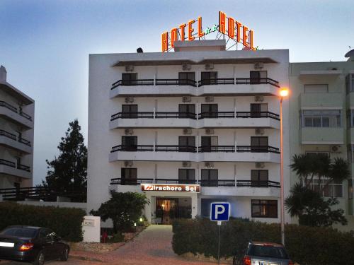 Bangunan di mana terletaknya hotel