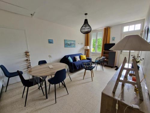 Гостиная зона в Villa 5 pers Châtelaillon-Plage, jardin, proche centre et plage - FR-1-706-6