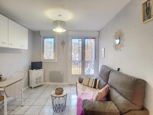 Galeriebild der Unterkunft Studio avec balcon - Wifi et animaux acceptés - FR-1-451-197 in Lamalou-les-Bains