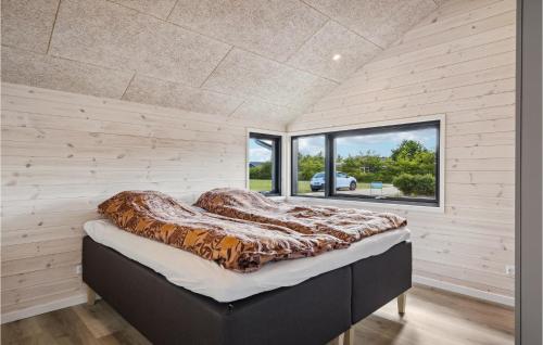 Postel nebo postele na pokoji v ubytování Nice Home In Tarm With Wifi