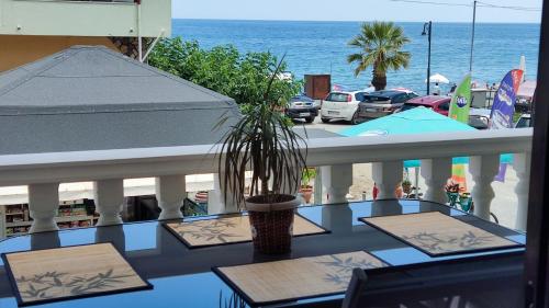 SEA VIEW TONIAS APARTMENTS Poseidon