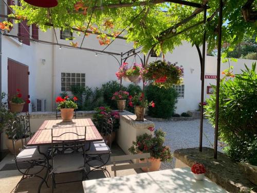 Κήπος έξω από το Chambres d'hôtes "Le Colombier"