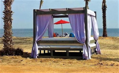 Porto Said بورتوسعيد شاليه ثلاث حجرات وثلاثة حمام وصاله مكيف بالكامل وبلكونه وانترنت عدد 7 أسره