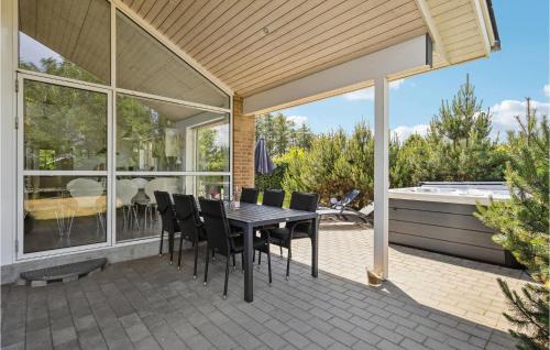 Μπαλκόνι ή βεράντα στο Gorgeous Home In Tarm With Wifi