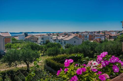 Apartment Roko - up to 4 people with free parking