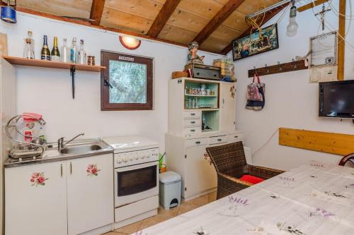 Apartment Roko - up to 4 people with free parking