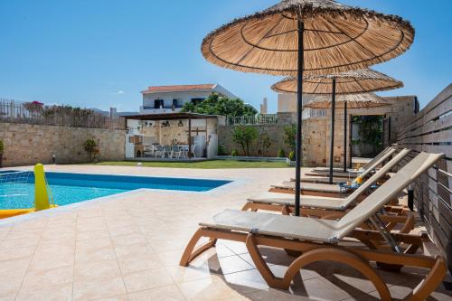 Πισίνα στο ή κοντά στο Villa Sophia-Villa Elpis