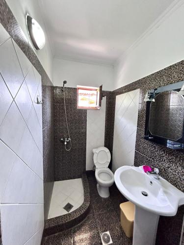 Un baño de Green Villa Berdenesh