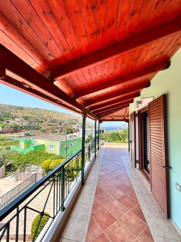 Un balcón o terraza de Green Villa Berdenesh