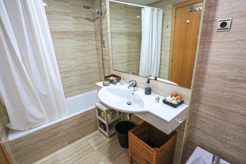 LITORAL COSTA DORADA - AUGUSTA B Only families