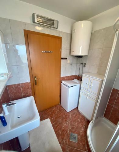 Apartment NOEL - Free Covered Parking - Fast WiFi - Near Beaches & Brijuni