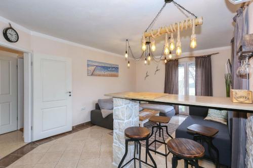 Φωτογραφία από το άλμπουμ του Appartement 1 Zaton beach mit Terrasse und Grill hochmodern und Strandnah σε Zaton