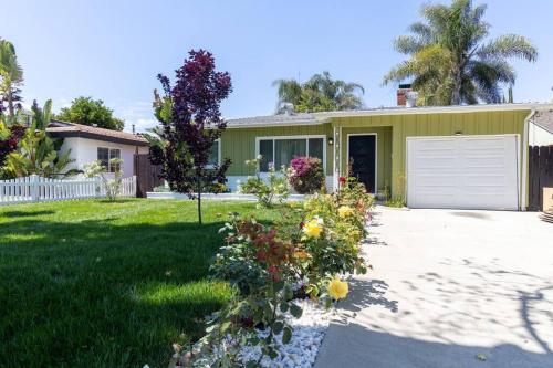 Villa La Verde - Newly Designed 4BR Villa with Pool & Guesthouse by Topanga photo 8