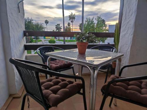 Un balcón o terraza en Estupenda ubicación, vistas y parking disponible!