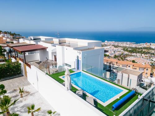 Sunset White Villa - Ocean view, Jakuzzi, Heated Pool, Air-conditioning, Grill