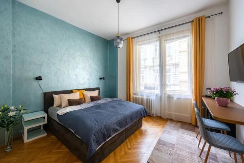 Cozy apt in the centre w/balcony