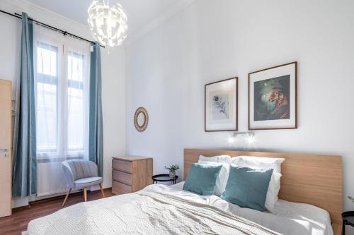 Super Central - Very Lively Area - In Gozsdu