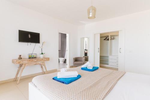 Sunset White Villa - Ocean view, Jakuzzi, Heated Pool, Air-conditioning, Grill