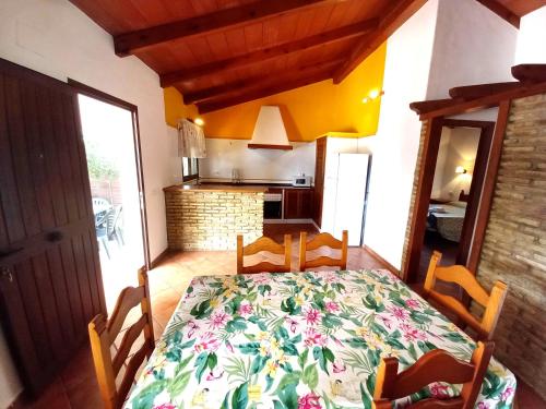 Llit o llits en una habitació de Casa independiente con piscina - Villa Pintor