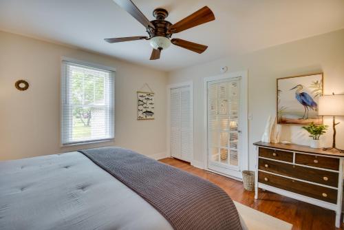 Katil atau katil-katil dalam bilik di Mobjack Bay Rental on Private Cove!