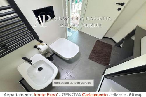 Bilik mandi di Cavour Luxury Sea View