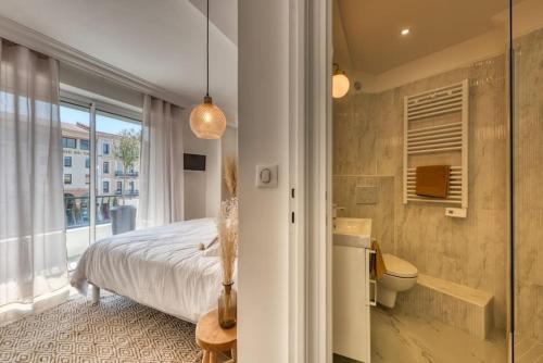 Ένα μπάνιο στο F2 refait à neuf balcon centre-ville proche plage