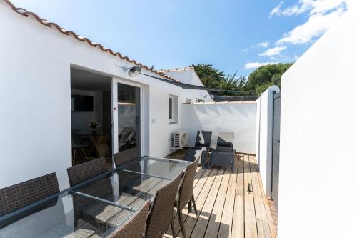 Balcon ou terrasse dans l'établissement Hôtel Restaurant & Spa Plaisir