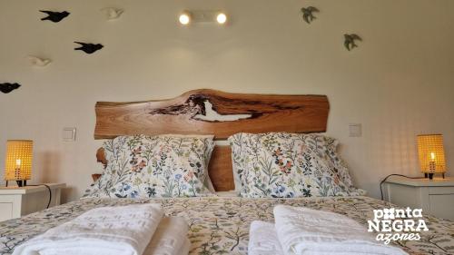 Postel nebo postele na pokoji v ubytování Bird House