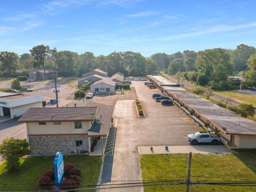 Great Lakes Inn & Suites – Photos 2