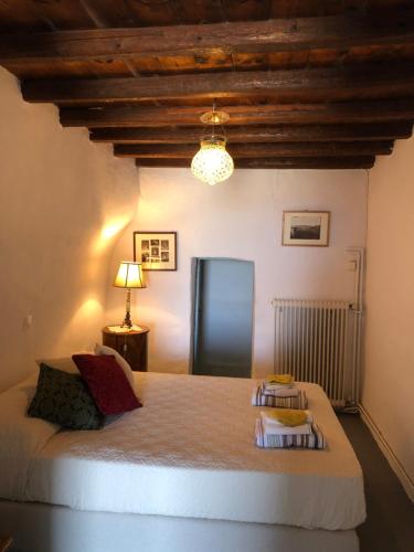 Postel nebo postele na pokoji v ubytování Villa Thimari Andros