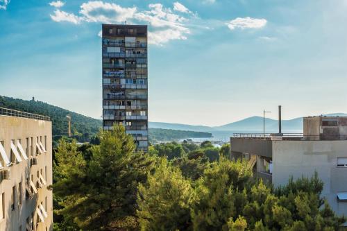 SplitStay 3BR Balcony Sea View
