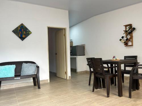Bazén v ubytování Cabaña Maríamar-1 nebo v jeho okolí